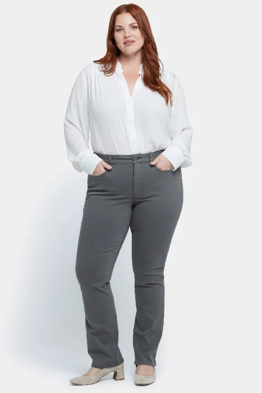 Marilyn Straight Jeans In Plus Size - Vine Leaf