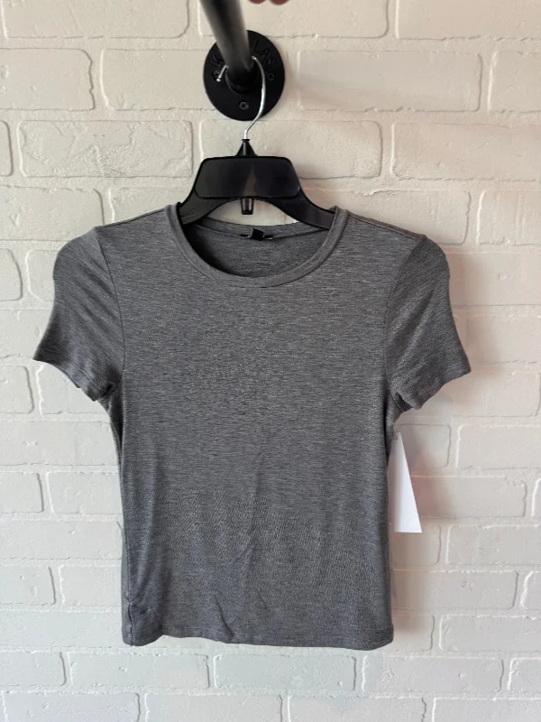 Top Short Sleeve Basic By Express In Grey, Size: Xs